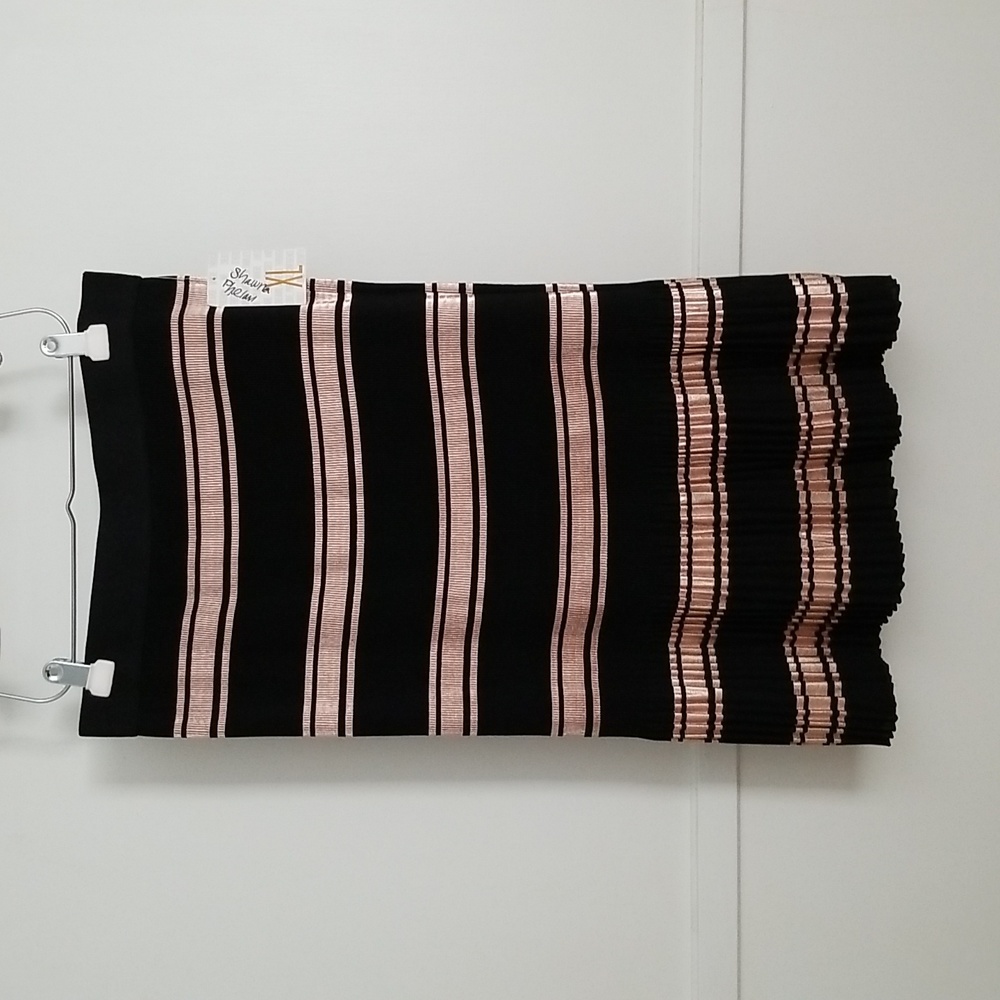 🆕️ Rose Gold & Black Skirt NWT